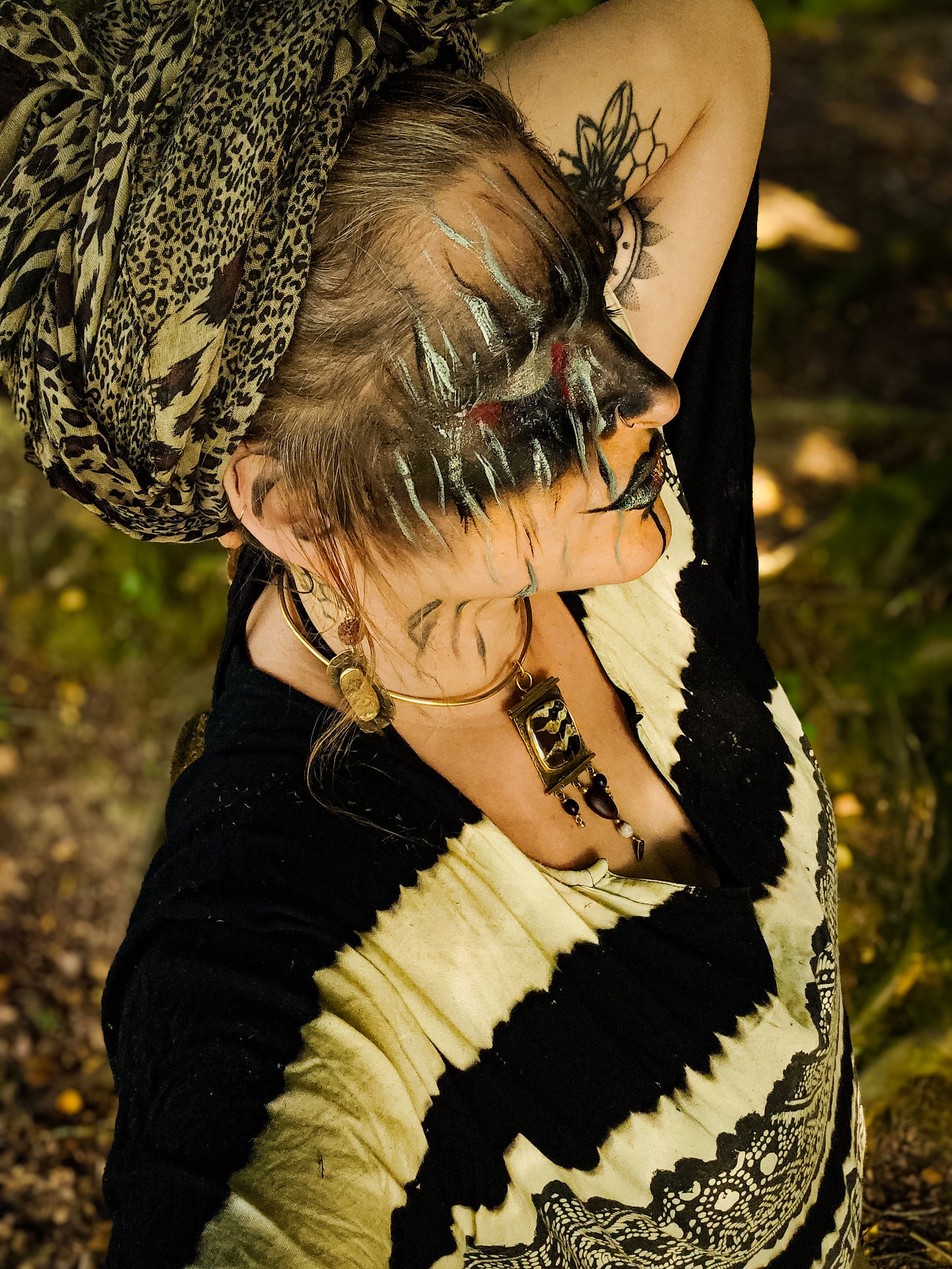 Collection LUGHNASADH đ Boucles dâoreilles SATURNIA PYRI