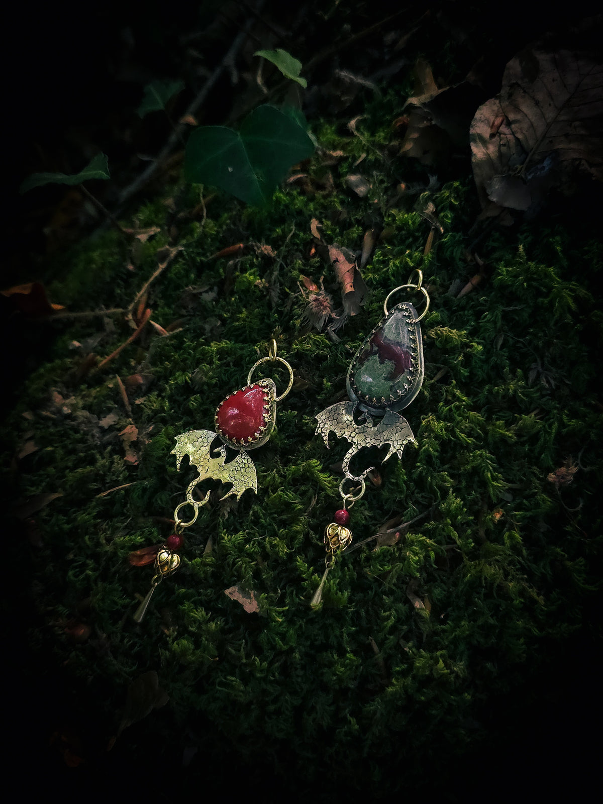Collection TOLKIEN pendentif Dragon - jaspe rouge