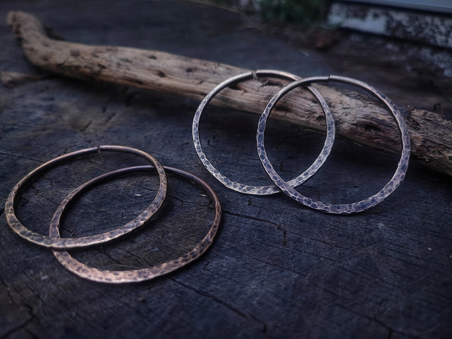 Collection LES MARTELÉS Créoles pour oreilles stretchées