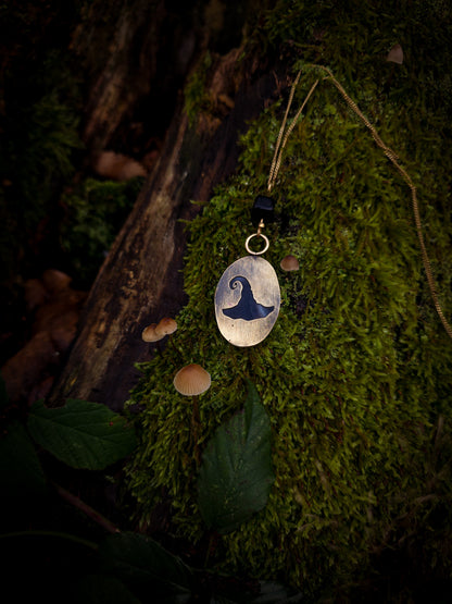 Collier chapeau de Sorcière