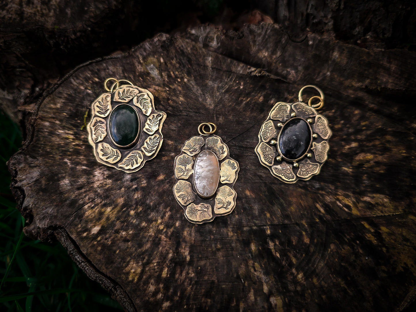 Pendentif Médaillon agate pivoine