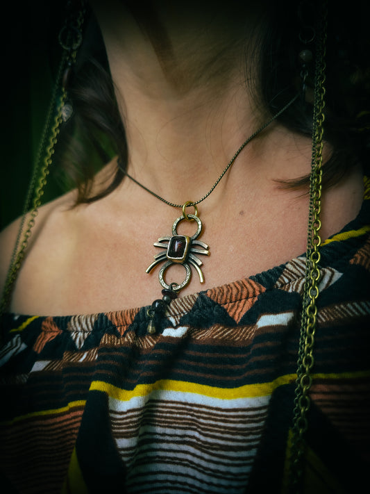 Amulette TISSEUSE