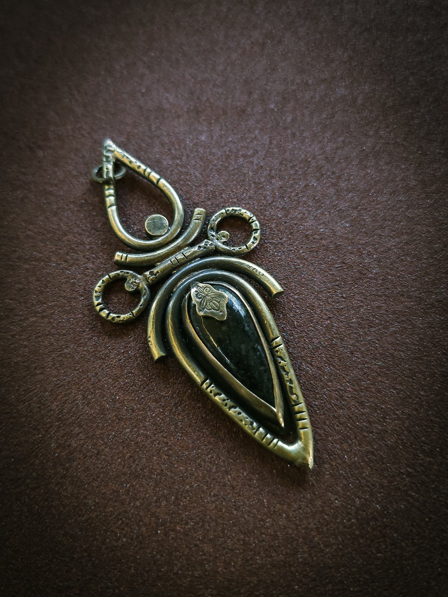 Pendentif GODDESS nuumite