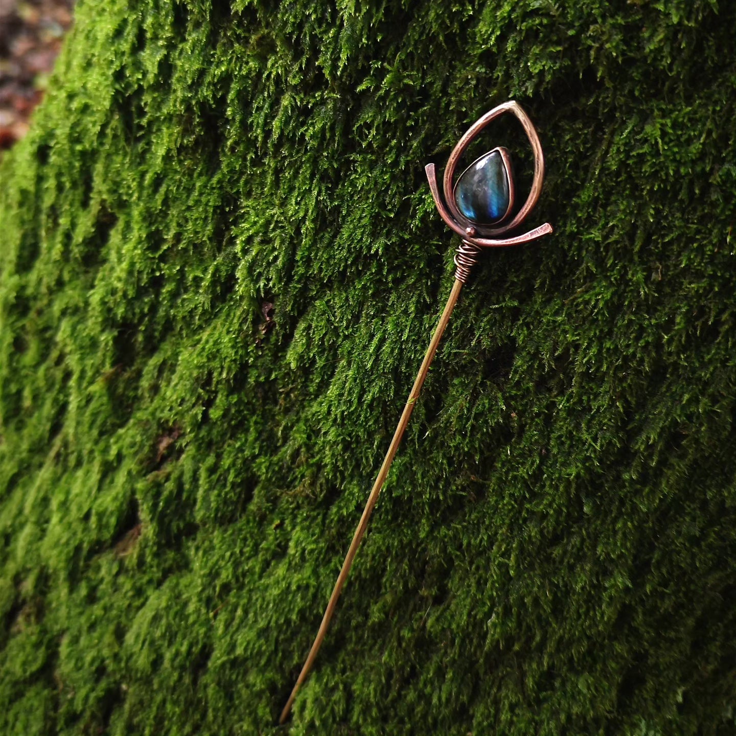 Pic à cheveux labradorite bleue